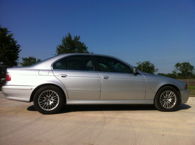 BMW 5 series 2003 photo 2