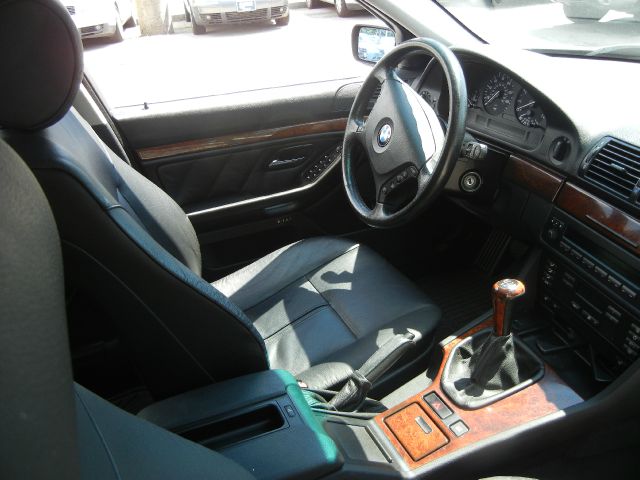 BMW 5 series 2003 photo 2