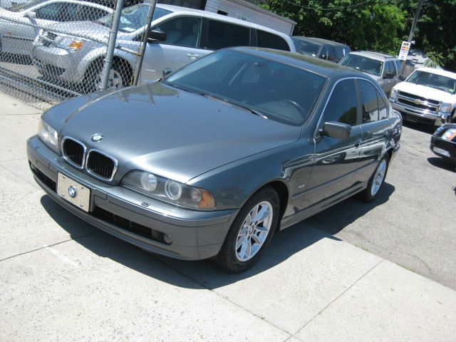 BMW 5 series 2003 photo 2