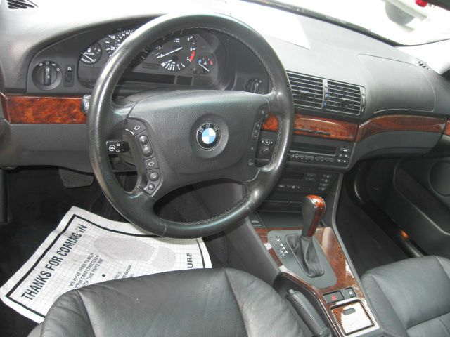 BMW 5 series 2003 photo 2