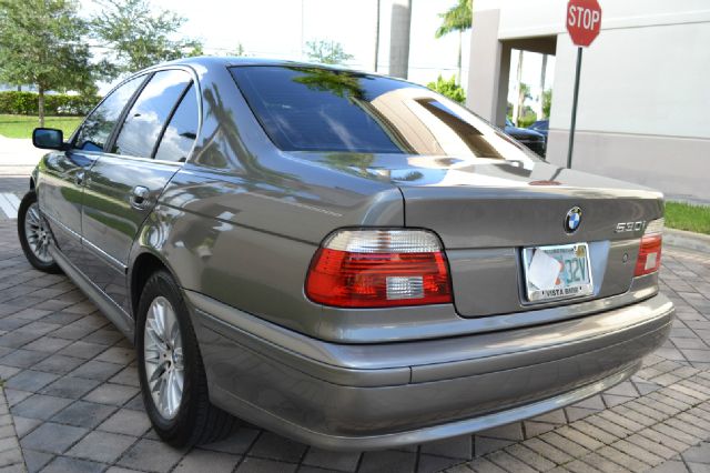 BMW 5 series 2003 photo 2