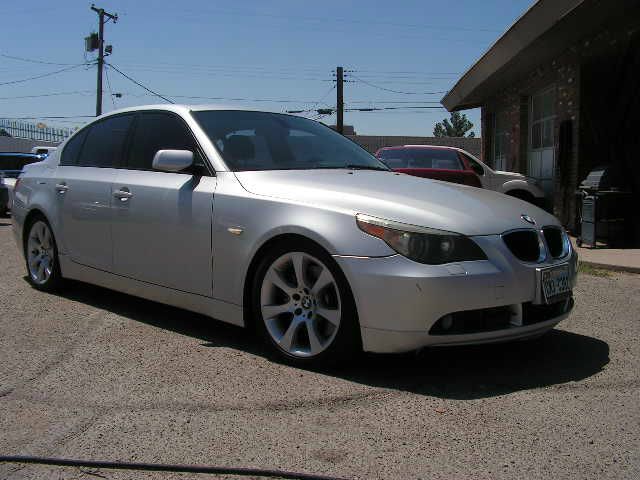 BMW 5 series 2004 photo 2