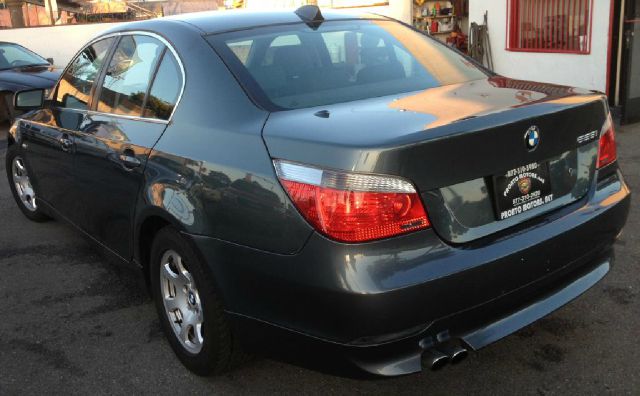 BMW 5 series 2004 photo 2