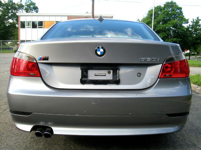 BMW 5 series Luxury R350 4D Utility Sedan