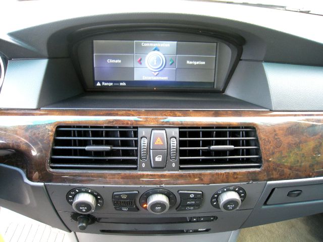 BMW 5 series 2004 photo 1