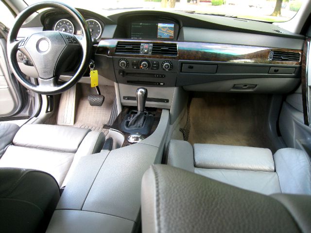 BMW 5 series 2004 photo 18