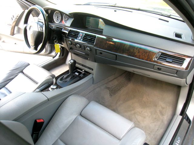 BMW 5 series 2004 photo 20