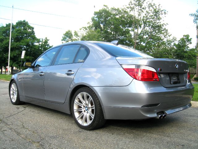 BMW 5 series 2004 photo 25