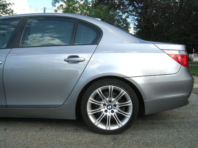 BMW 5 series 2004 photo 27