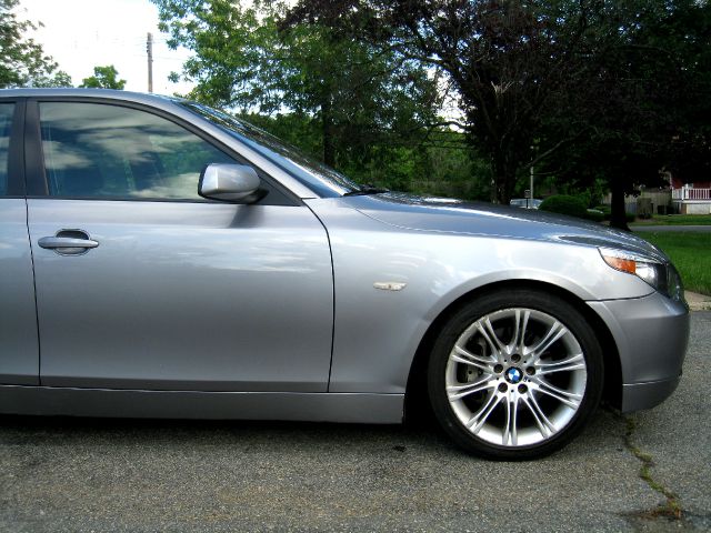 BMW 5 series 2004 photo 30