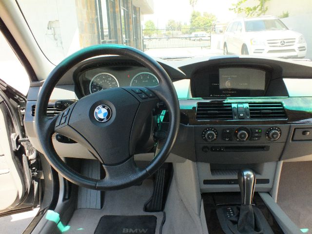 BMW 5 series 2004 photo 12