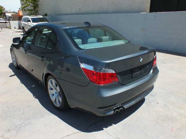 BMW 5 series 2004 photo 2