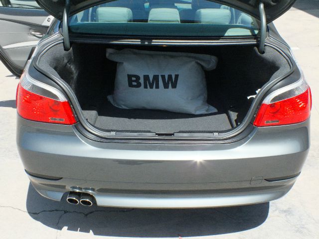 BMW 5 series 2004 photo 25