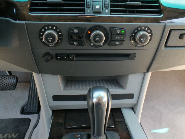 BMW 5 series 2004 photo 31