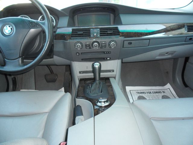 BMW 5 series 2004 photo 4