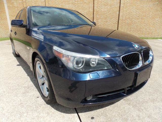 BMW 5 series 2004 photo 2