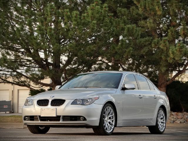 BMW 5 series 2004 photo 2