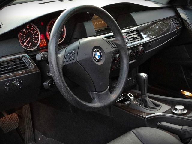 BMW 5 series 2004 photo 35