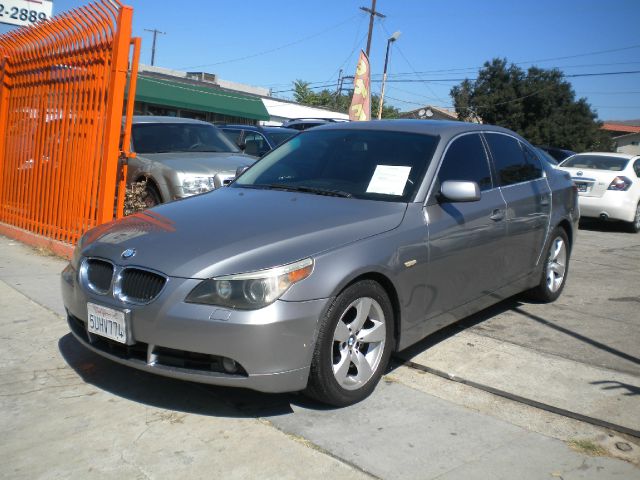 BMW 5 series 2004 photo 2