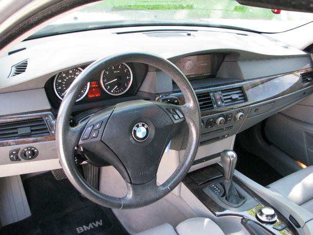 BMW 5 series 2004 photo 14