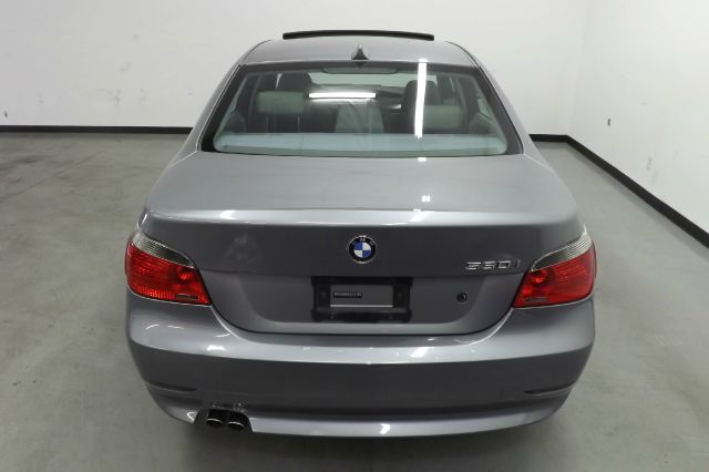 BMW 5 series 2004 photo 2