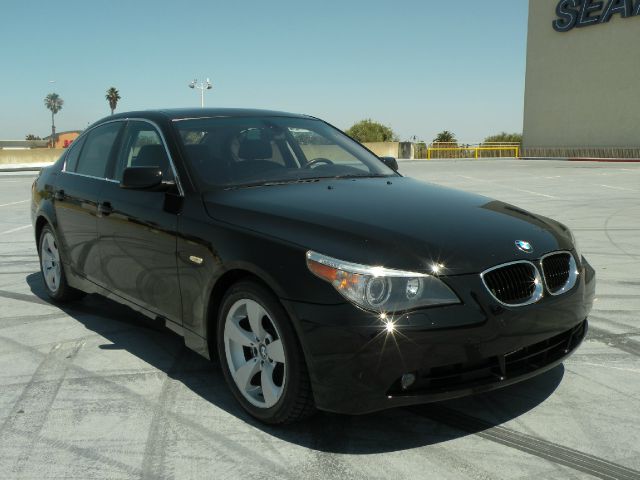 BMW 5 series 2004 photo 2