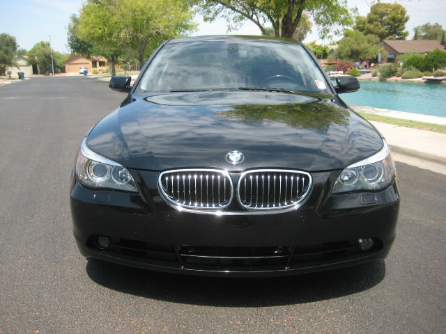 BMW 5 series 2004 photo 2