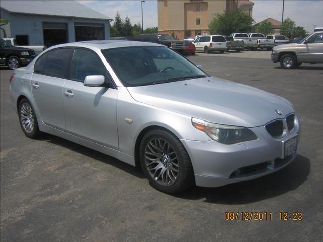 BMW 5 series 2004 photo 1