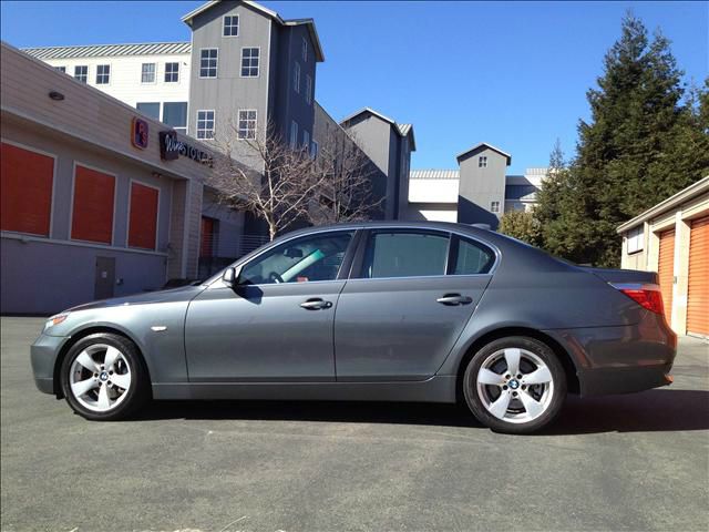 BMW 5 series 2004 photo 4