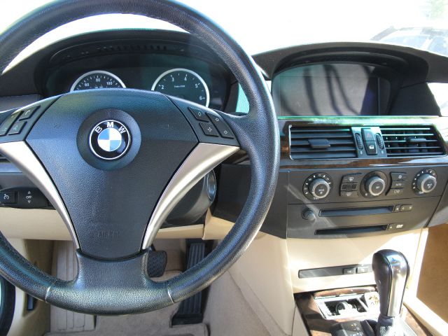 BMW 5 series 2004 photo 1