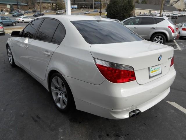 BMW 5 series 2005 photo 2