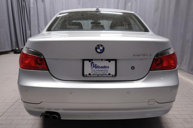 BMW 5 series 2005 photo 4