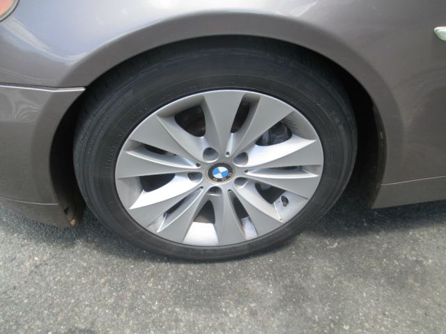 BMW 5 series 2005 photo 28