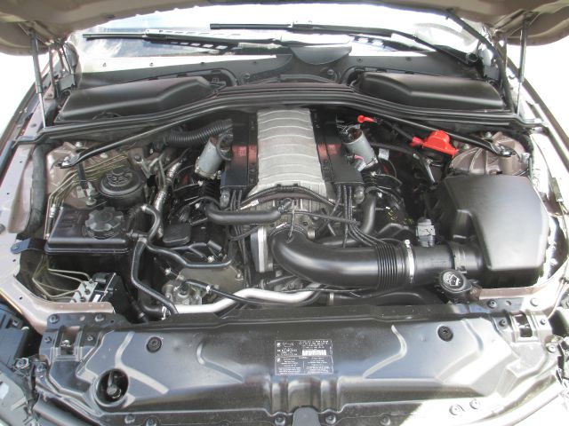 BMW 5 series 2005 photo 32