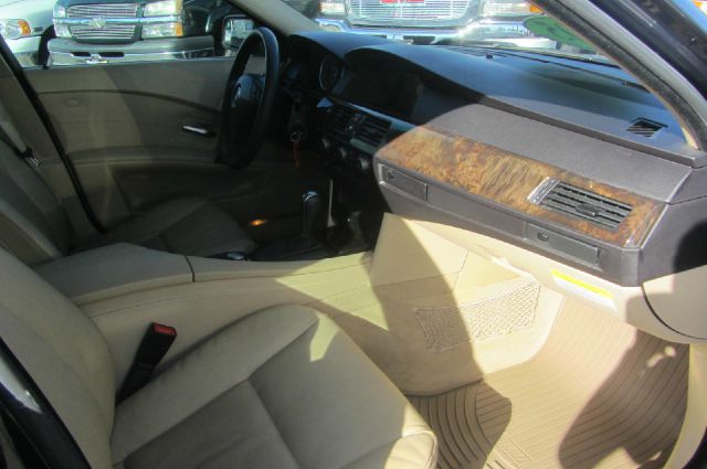 BMW 5 series 2005 photo 19