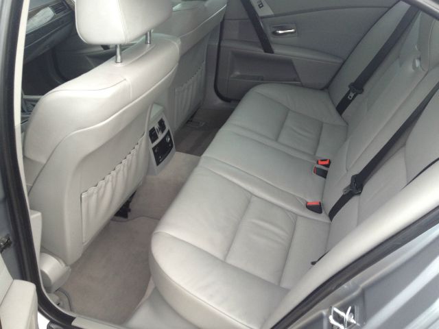 BMW 5 series 2005 photo 17