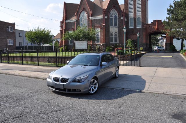 BMW 5 series 2005 photo 2