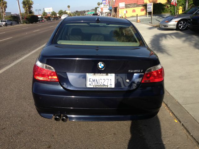 BMW 5 series 2005 photo 2