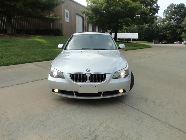 BMW 5 series 2005 photo 1