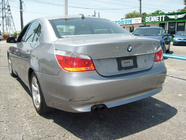 BMW 5 series 2006 photo 2