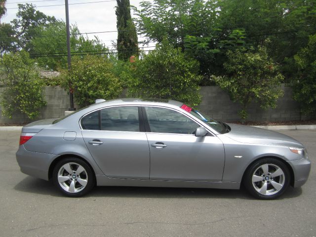 BMW 5 series 2006 photo 2