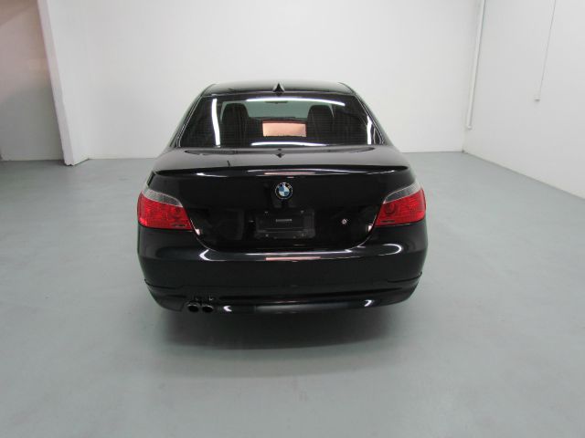 BMW 5 series 2006 photo 2