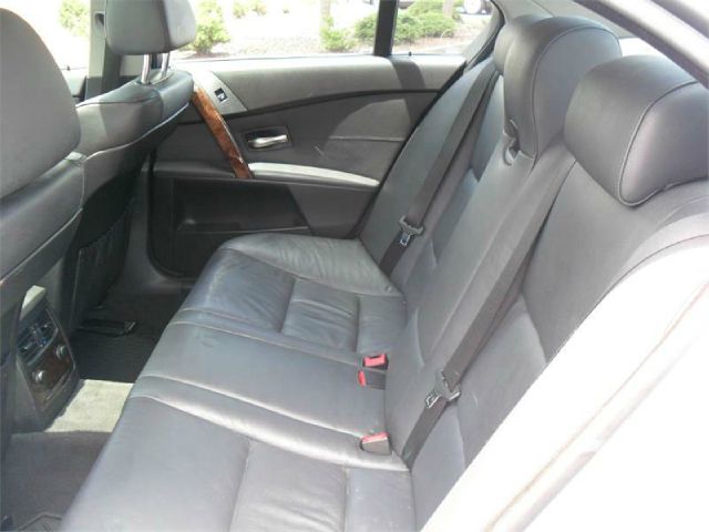 BMW 5 series 2006 photo 26