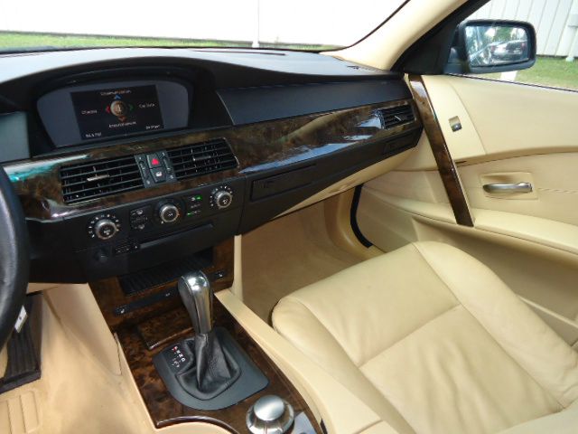 BMW 5 series 2006 photo 16