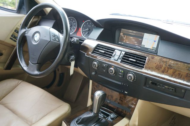 BMW 5 series 2006 photo 15