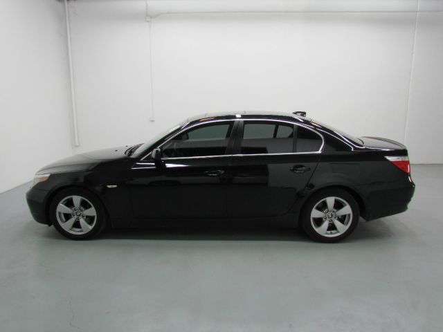 BMW 5 series 2006 photo 2