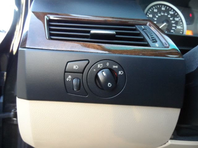 BMW 5 series 2007 photo 2