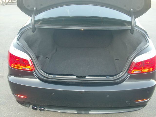 BMW 5 series 2008 photo 2