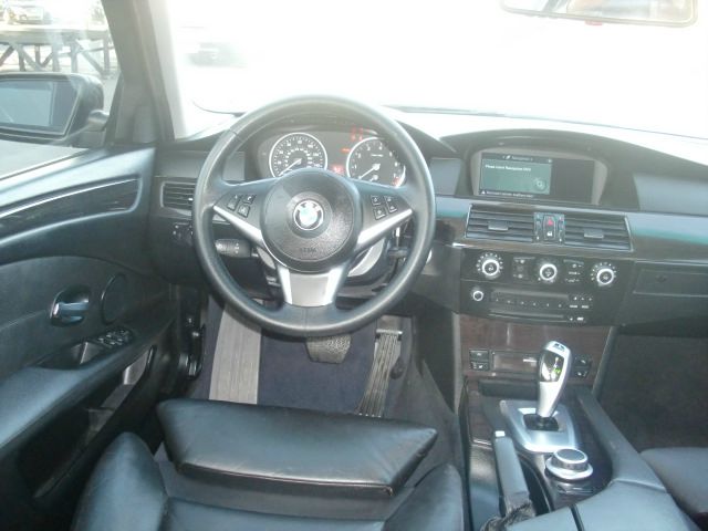 BMW 5 series 2008 photo 26