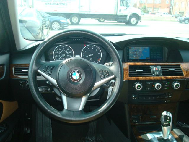 BMW 5 series 2008 photo 33